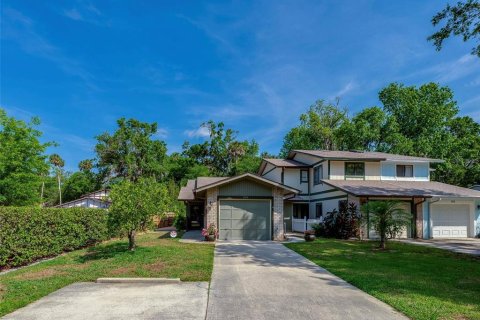 Townhouse in Port Orange, Florida 2 bedrooms, 109.16 sq.m. № 1677139 - photo 1