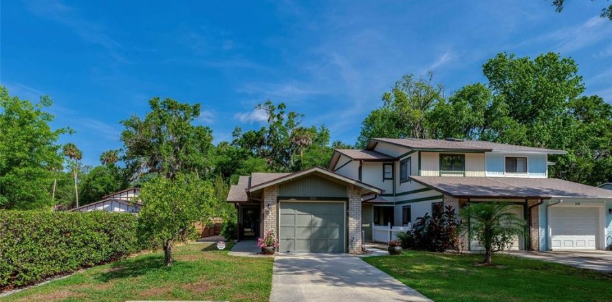 Townhouse in Port Orange, Florida 2 bedrooms, 109.16 sq.m. № 1677139