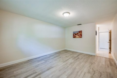 Townhouse in Port Orange, Florida 2 bedrooms, 109.16 sq.m. № 1677139 - photo 17