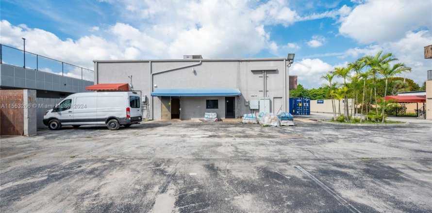 Entreprise à Davie, Floride № 1074942