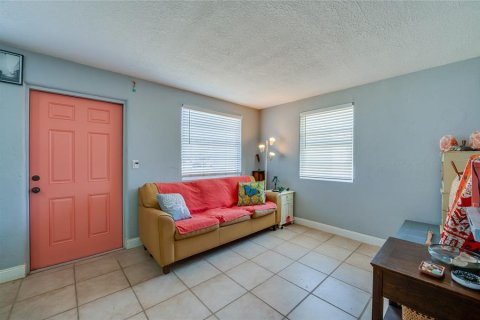 House in Ormond Beach, Florida 2 bedrooms, 49.05 sq.m. № 2428826 - photo 2