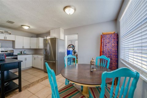 House in Ormond Beach, Florida 2 bedrooms, 49.05 sq.m. № 2428826 - photo 5