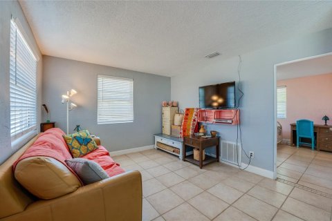 House in Ormond Beach, Florida 2 bedrooms, 49.05 sq.m. № 2428826 - photo 4