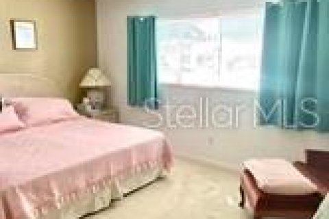 House in Clearwater, Florida 1 bedroom, 90.49 sq.m. № 2210565 - photo 12