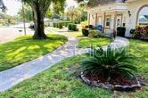 House in Clearwater, Florida 1 bedroom, 90.49 sq.m. № 2210565 - photo 21