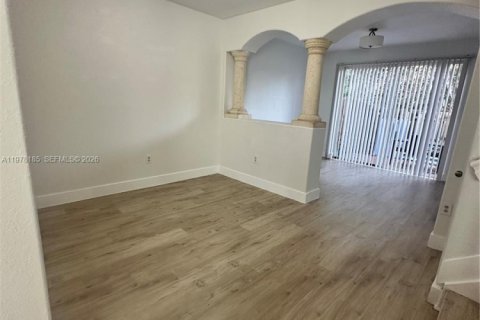 Townhouse in Homestead, Florida 3 bedrooms, 120.96 sq.m. № 2042034 - photo 25