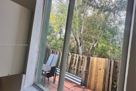 Townhouse in Homestead, Florida 3 bedrooms, 120.96 sq.m. № 2042034 - photo 30