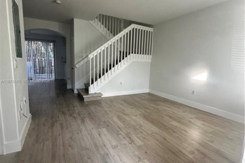 Townhouse in Homestead, Florida 3 bedrooms, 120.96 sq.m. № 2042034 - photo 20