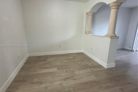 Townhouse in Homestead, Florida 3 bedrooms, 120.96 sq.m. № 2042034 - photo 27