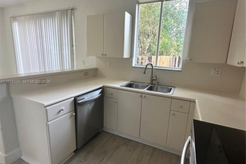 Townhouse in Homestead, Florida 3 bedrooms, 120.96 sq.m. № 2042034 - photo 3