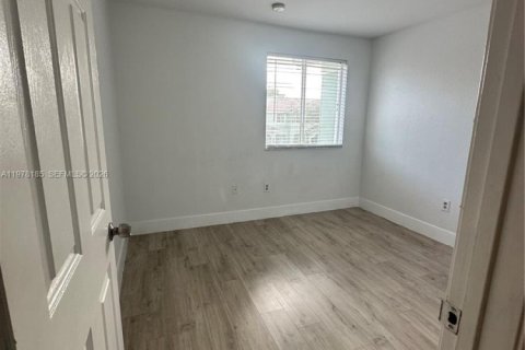 Townhouse in Homestead, Florida 3 bedrooms, 120.96 sq.m. № 2042034 - photo 14