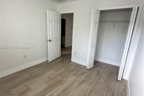 Townhouse in Homestead, Florida 3 bedrooms, 120.96 sq.m. № 2042034 - photo 11