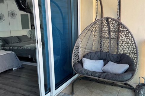 Condo in Hollywood, Florida  № 2059663 - photo 19