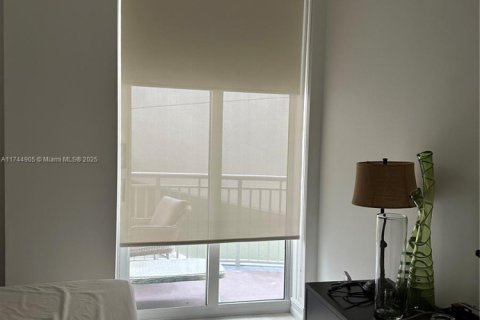 Condominio en venta en Hallandale Beach, Florida, 2 dormitorios, 117.99 m2 № 1934173 - foto 19