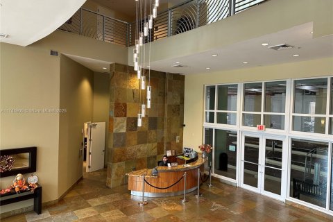 Condominio en venta en Hallandale Beach, Florida, 2 dormitorios, 117.99 m2 № 1934173 - foto 11