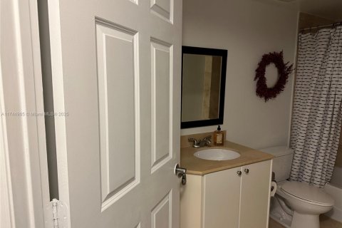 Condominio en venta en Hallandale Beach, Florida, 2 dormitorios, 117.99 m2 № 1934173 - foto 30