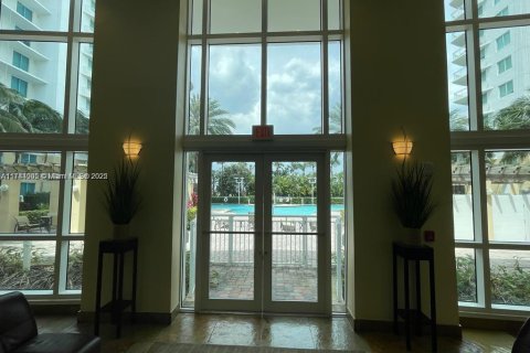 Condominio en venta en Hallandale Beach, Florida, 2 dormitorios, 117.99 m2 № 1934173 - foto 6