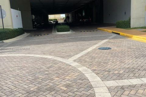 Condominio en venta en Hallandale Beach, Florida, 2 dormitorios, 117.99 m2 № 1934173 - foto 4