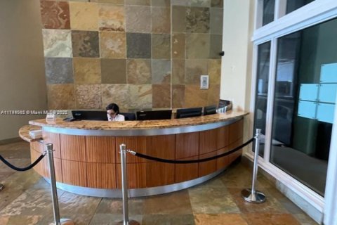 Condominio en venta en Hallandale Beach, Florida, 2 dormitorios, 117.99 m2 № 1934173 - foto 8