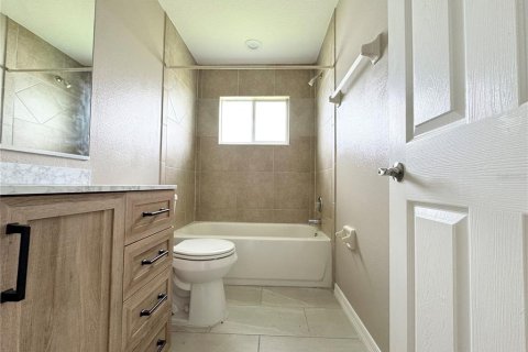House in Rotonda, Florida 3 bedrooms, 151.62 sq.m. № 1359666 - photo 10