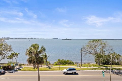 Townhouse in Clearwater, Florida 3 bedrooms, 204.38 sq.m. № 1602912 - photo 12