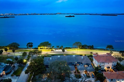 Townhouse in Clearwater, Florida 3 bedrooms, 204.38 sq.m. № 1602912 - photo 7