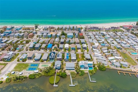 Condo in Bradenton Beach, Florida, 2 bedrooms  № 1782824 - photo 29