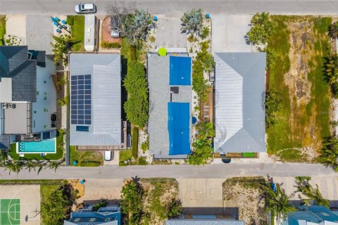 Condo in Bradenton Beach, Florida, 2 bedrooms  № 1782824 - photo 30