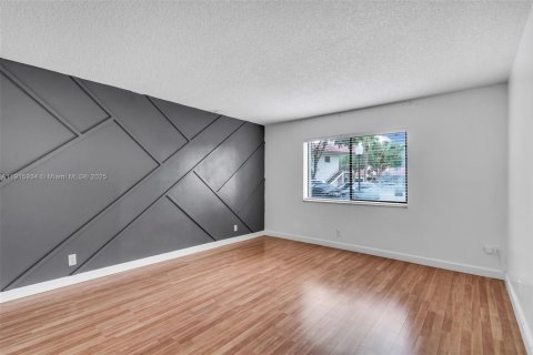 Condo in Weston, Florida, 2 bedrooms  № 1971724 - photo 15