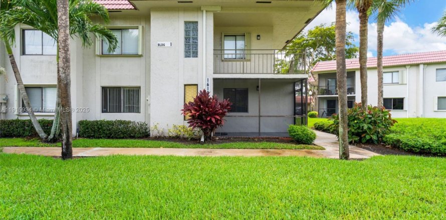 Condo in Weston, Florida, 2 bedrooms  № 1971724