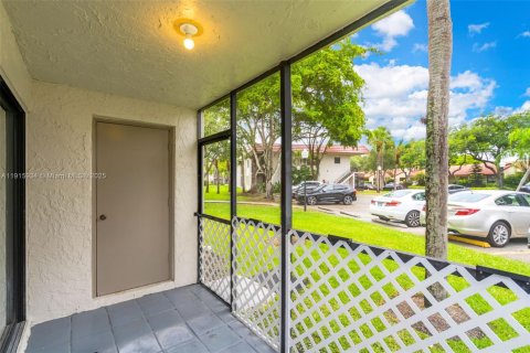 Condo in Weston, Florida, 2 bedrooms  № 1971724 - photo 25