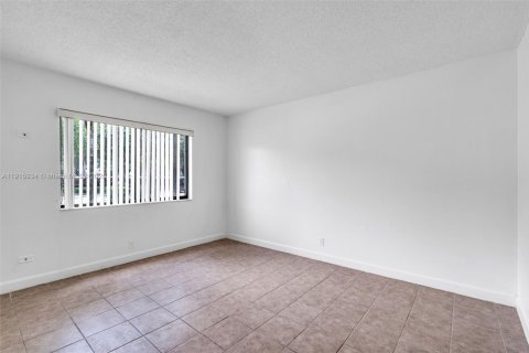 Condo in Weston, Florida, 2 bedrooms  № 1971724 - photo 21