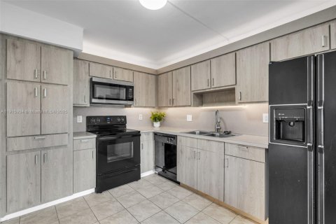 Condo in Weston, Florida, 2 bedrooms  № 1971724 - photo 7