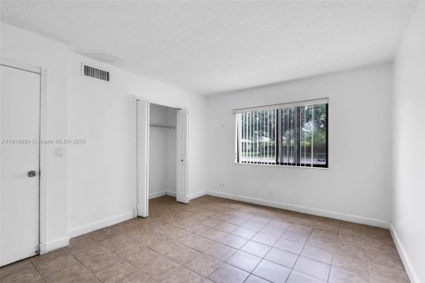 Condo in Weston, Florida, 2 bedrooms  № 1971724 - photo 22