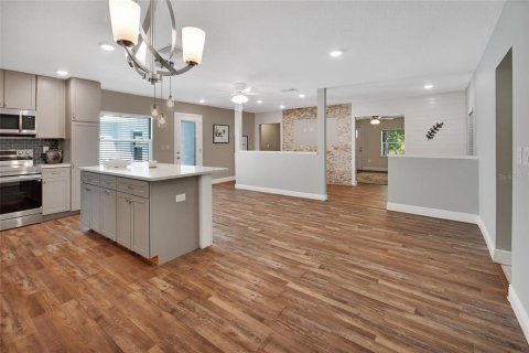 Купить виллу или дом в Деланд, Флорида 13 комнат, 250.46м2, № 1910292 - фото 20