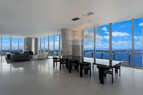 Copropriété à louer à Miami, Floride: 5 chambres, 899.39 m2 № 2265580 - photo 2