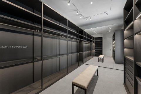 Copropriété à louer à Miami, Floride: 5 chambres, 899.39 m2 № 2265580 - photo 9