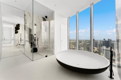 Copropriété à louer à Miami, Floride: 5 chambres, 899.39 m2 № 2265580 - photo 8