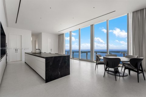 Copropriété à louer à Miami, Floride: 5 chambres, 899.39 m2 № 2265580 - photo 4