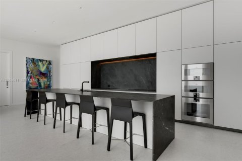 Copropriété à louer à Miami, Floride: 5 chambres, 899.39 m2 № 2265580 - photo 15