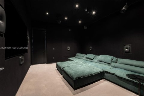 Copropriété à louer à Miami, Floride: 5 chambres, 899.39 m2 № 2265580 - photo 11