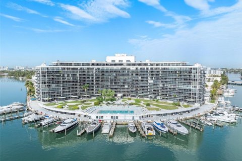 Condo à Miami Beach, Floride, 4 chambres  № 2061682
