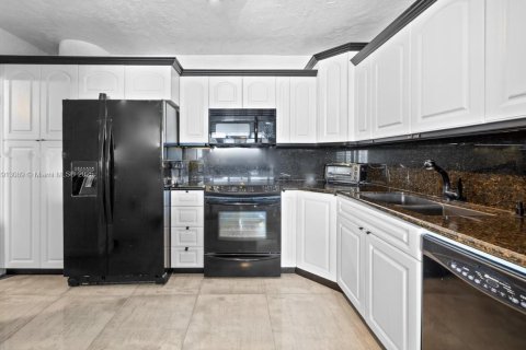 Copropriété à vendre à Miami Beach, Floride: 4 chambres, 285.21 m2 № 2061682 - photo 19