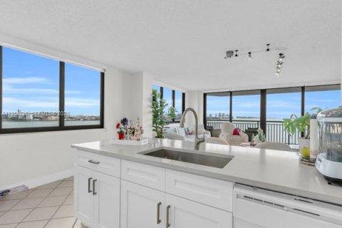 Condominio en venta en Miami, Florida, 2 dormitorios, 111.48 m2 № 2028860 - foto 3