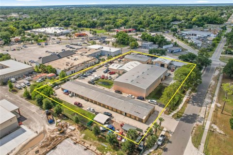 Propiedad comercial en Sanford, Florida № 2154095