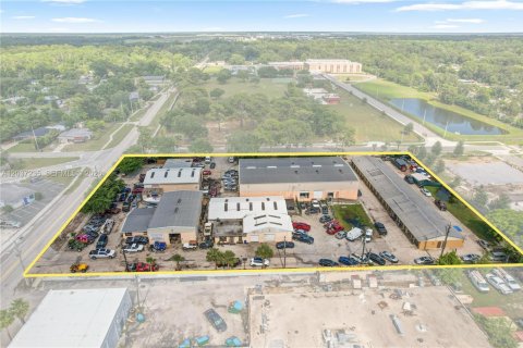 Propiedad comercial en venta en Sanford, Florida № 2154095 - foto 10