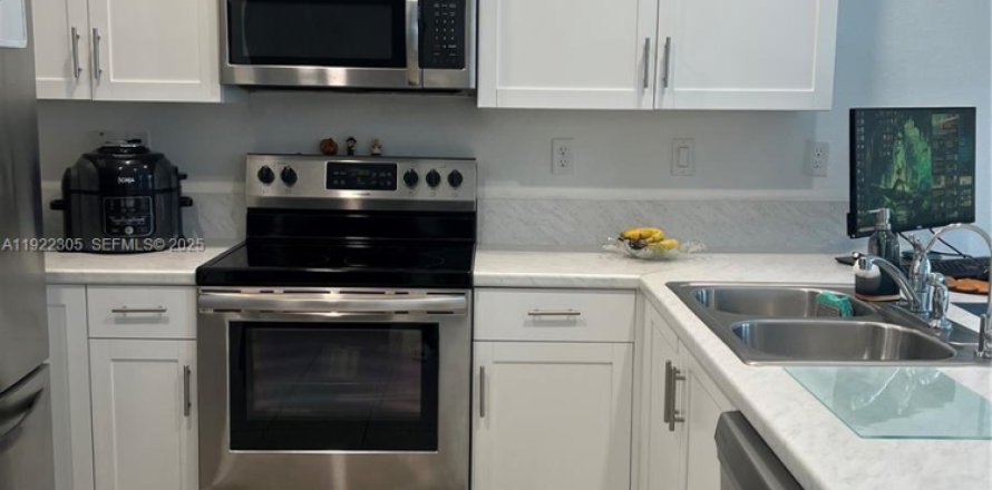 Таунхаус в Хомстед, Флорида 3 спальни, 157.47м2 № 1983540