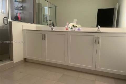 Купить таунхаус в Хомстед, Флорида 3 спальни, 157.47м2, № 1983540 - фото 16