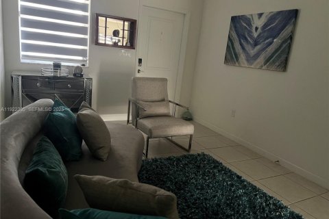 Купить таунхаус в Хомстед, Флорида 3 спальни, 157.47м2, № 1983540 - фото 3