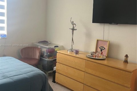 Купить таунхаус в Хомстед, Флорида 3 спальни, 157.47м2, № 1983540 - фото 13